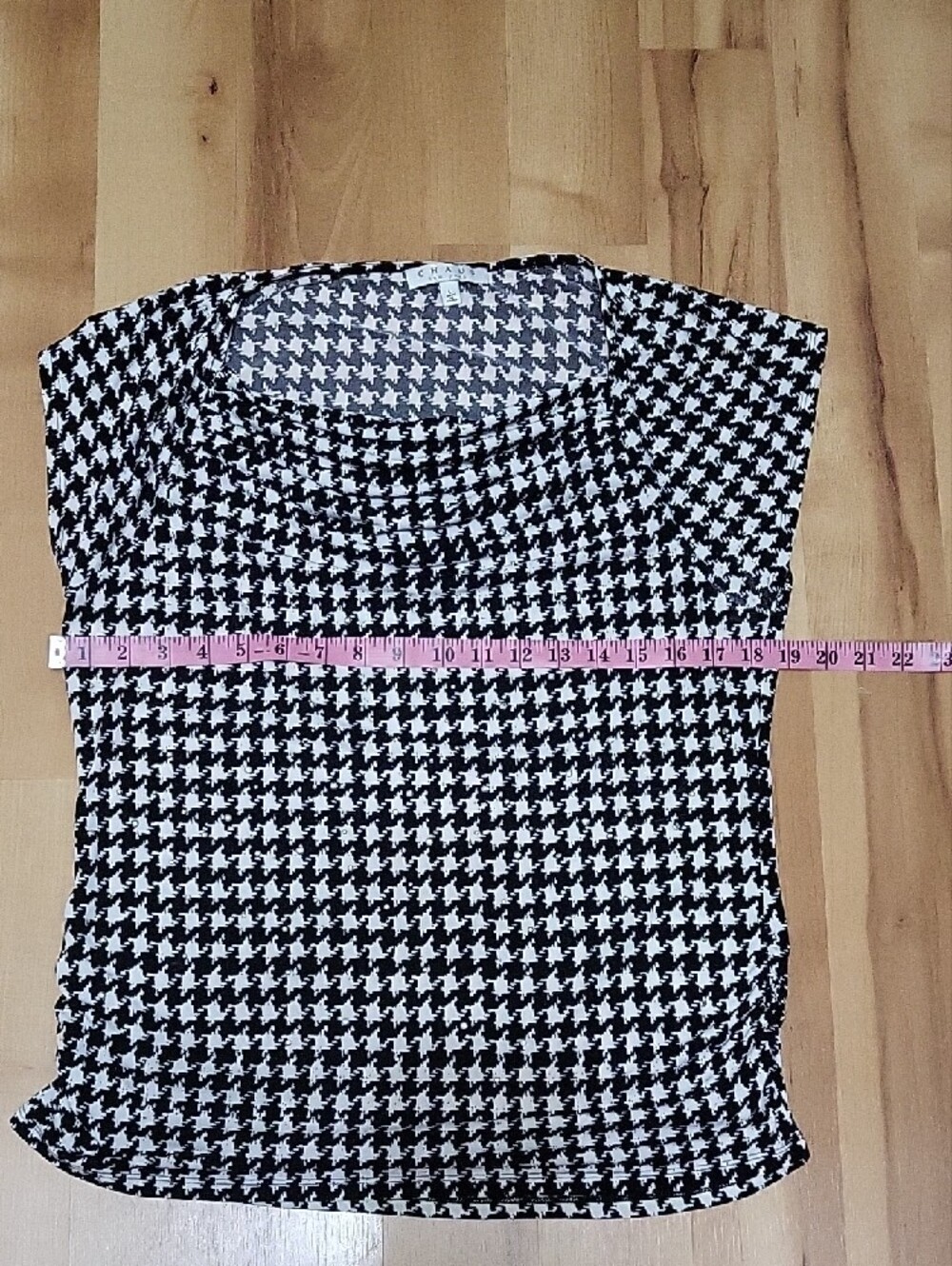 Chaus Women’s Large Houndstooth Cowl Neck Blouse Black White Short Sleeve - Picture 9 of 12